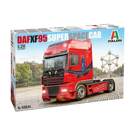 ITALERI 1:24 DAF XF 95 Super Space Cab